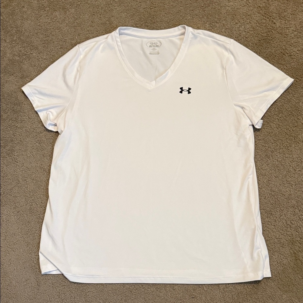 Under Armour Women's Athletic White V-Neck DriFit Tee